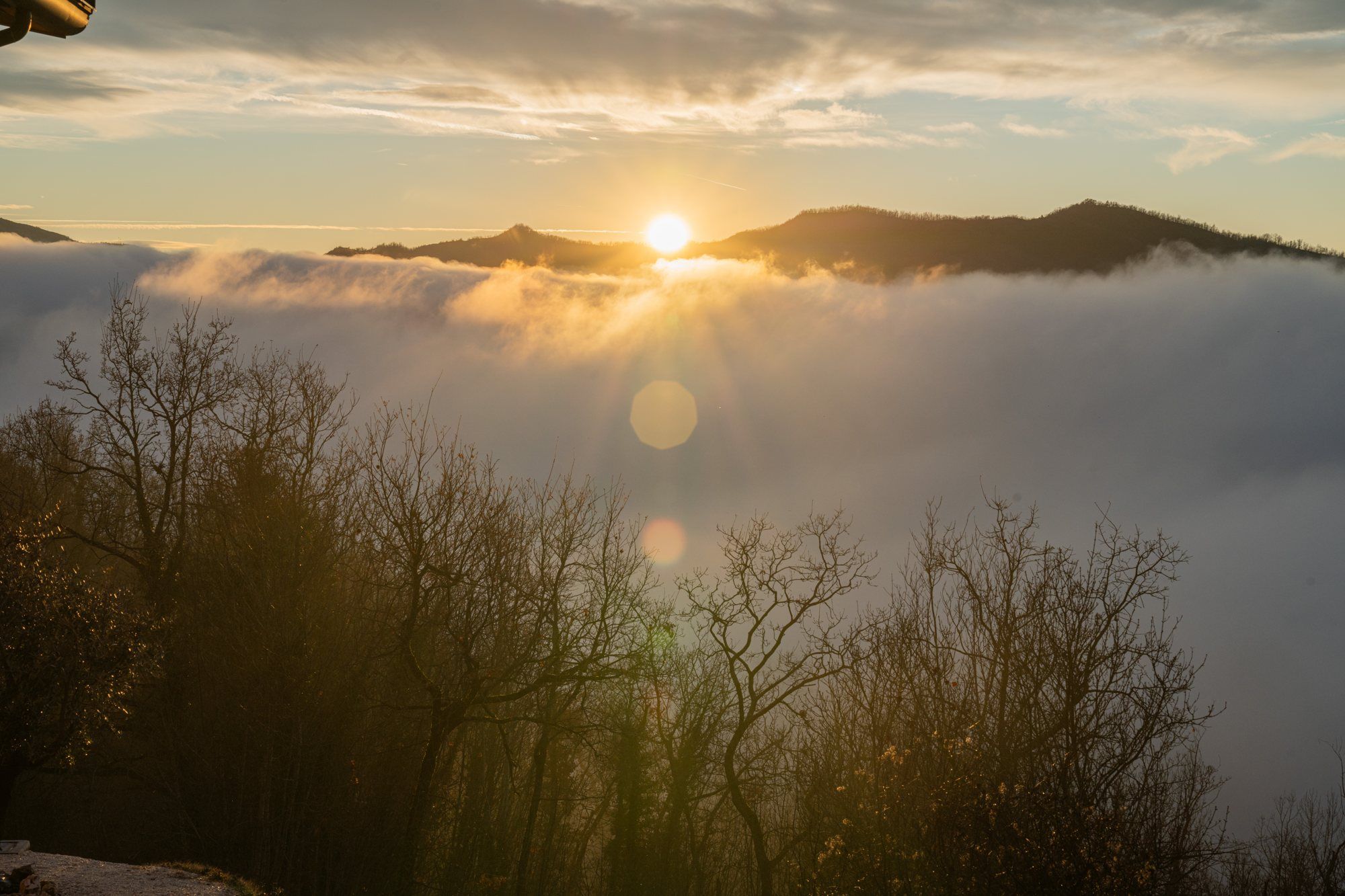 Alba sulle colline dal Borgo del Monte Antico